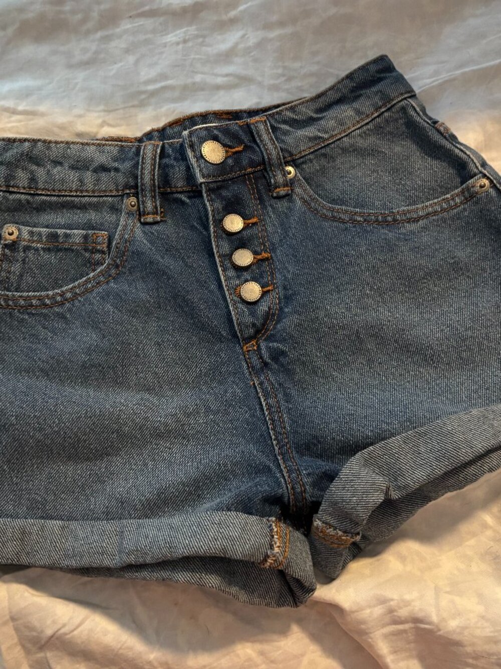 ROXY jean shorts *like new*